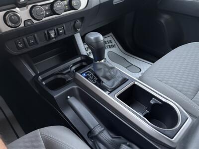 2022 Toyota Tacoma SR5 V6   - Photo 12 - Lecanto, FL 34461