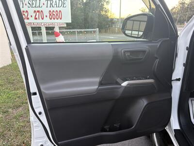 2022 Toyota Tacoma SR5 V6   - Photo 6 - Lecanto, FL 34461