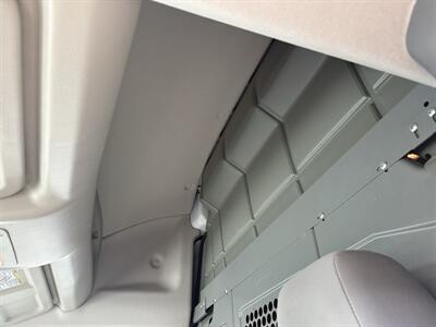 2018 Nissan NV 2500 HD SV   - Photo 10 - Lecanto, FL 34461