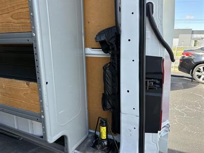 2018 Nissan NV 2500 HD SV   - Photo 31 - Lecanto, FL 34461