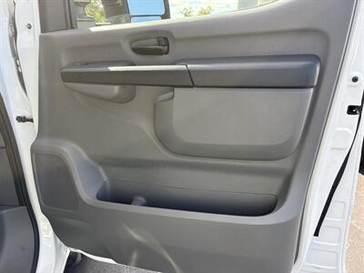2018 Nissan NV 2500 HD SV   - Photo 21 - Lecanto, FL 34461