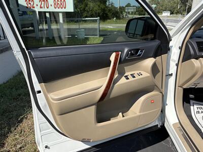 2012 Toyota Highlander Hybrid Limited   - Photo 12 - Lecanto, FL 34461
