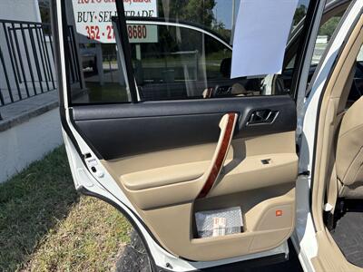 2012 Toyota Highlander Hybrid Limited   - Photo 13 - Lecanto, FL 34461