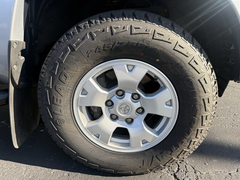 2015 Toyota Tacoma V6 SR5 - Photo 33 - Lecanto, FL 34461