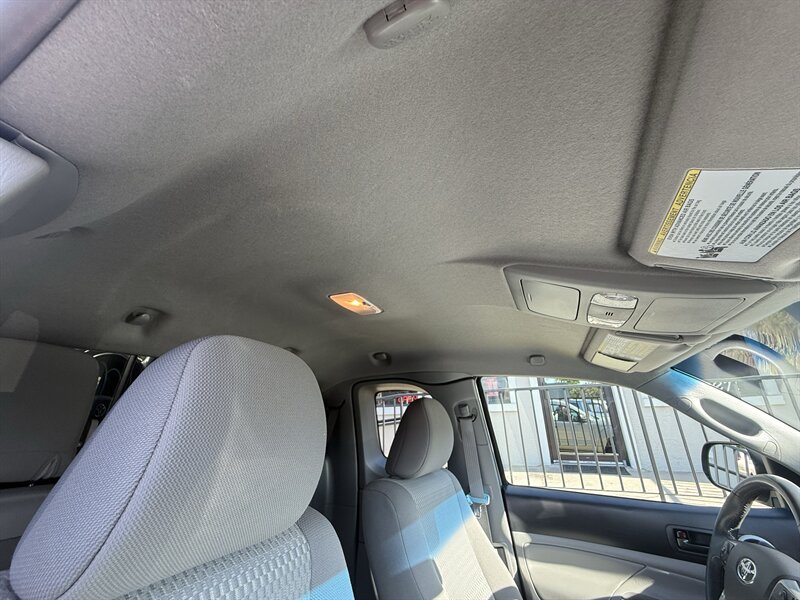 2015 Toyota Tacoma V6 SR5 - Photo 25 - Lecanto, FL 34461