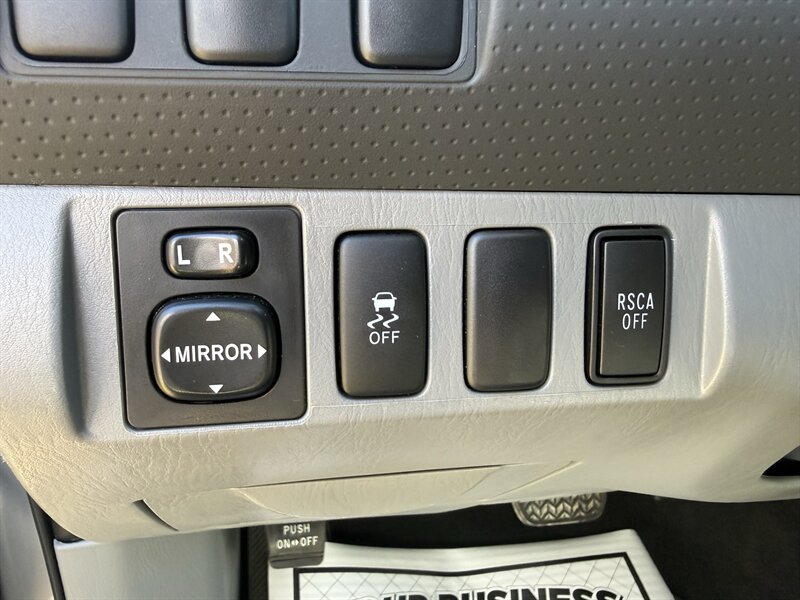 2015 Toyota Tacoma V6 SR5 - Photo 11 - Lecanto, FL 34461