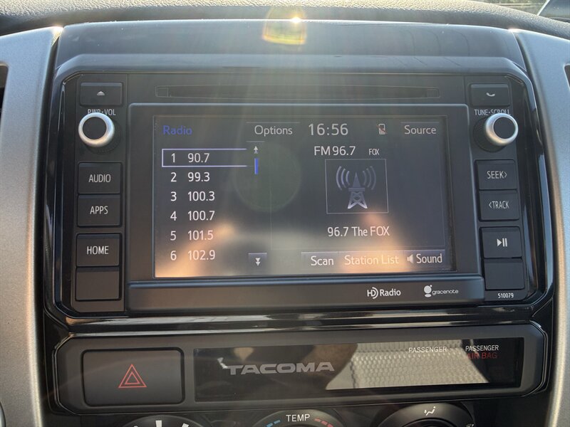 2015 Toyota Tacoma V6 SR5 - Photo 16 - Lecanto, FL 34461