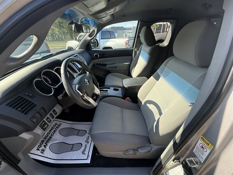 2015 Toyota Tacoma V6 SR5 - Photo 13 - Lecanto, FL 34461