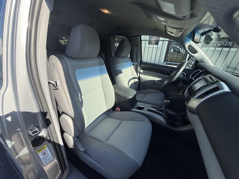 2015 Toyota Tacoma V6 SR5 - Photo 24 - Lecanto, FL 34461