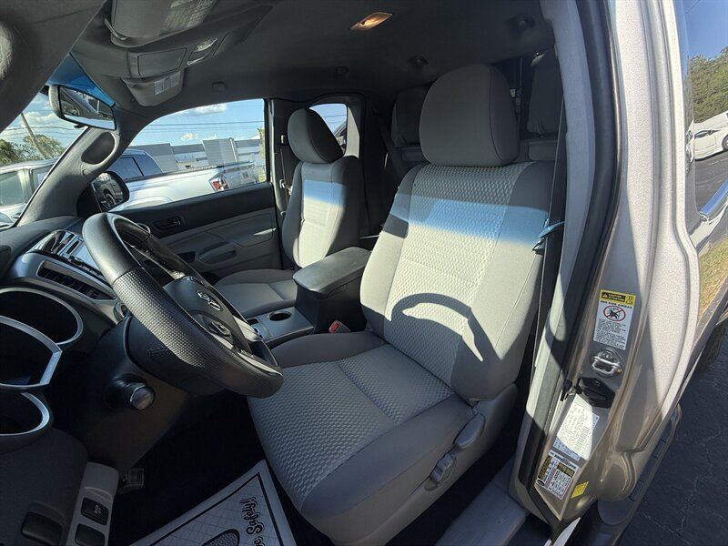 2015 Toyota Tacoma V6 SR5 - Photo 14 - Lecanto, FL 34461