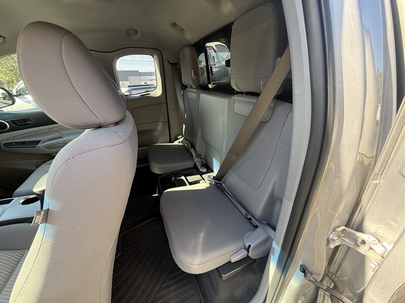 2015 Toyota Tacoma V6 SR5 - Photo 21 - Lecanto, FL 34461