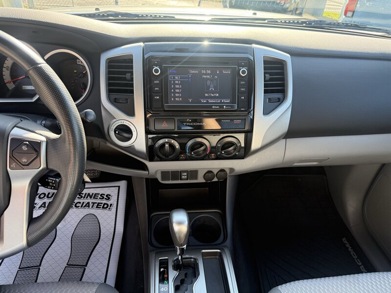 2015 Toyota Tacoma V6 SR5 - Photo 15 - Lecanto, FL 34461