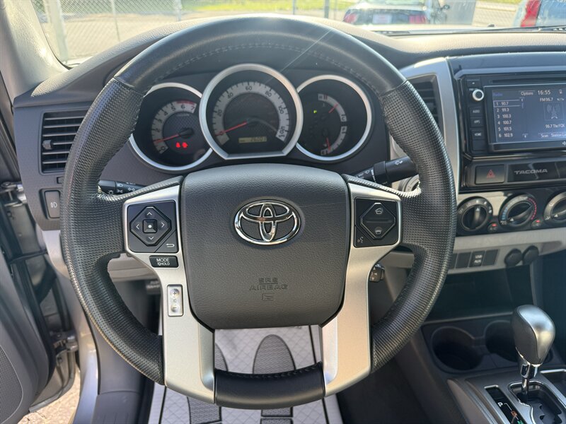 2015 Toyota Tacoma V6 SR5 - Photo 12 - Lecanto, FL 34461