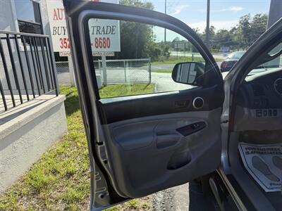 2015 Toyota Tacoma V6 SR5 - Photo 9 - Lecanto, FL 34461