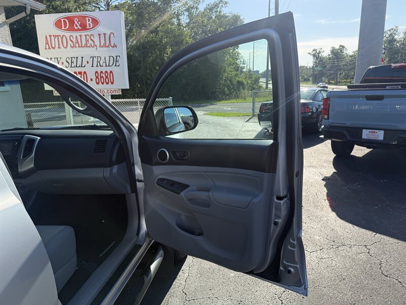 2015 Toyota Tacoma V6 SR5 - Photo 22 - Lecanto, FL 34461