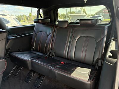 2020 Ford Expedition MAX Limited   - Photo 17 - Lecanto, FL 34461