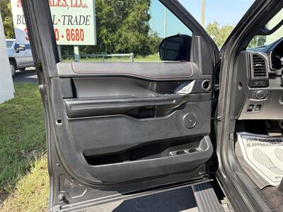 2020 Ford Expedition MAX Limited   - Photo 7 - Lecanto, FL 34461