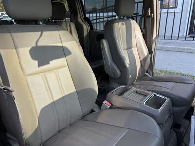 2014 Chrysler Town & Country Touring   - Photo 14 - Lecanto, FL 34461