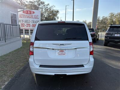 2014 Chrysler Town & Country Touring   - Photo 4 - Lecanto, FL 34461