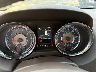 2014 Chrysler Town & Country Touring   - Photo 8 - Lecanto, FL 34461