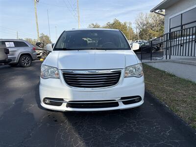 2014 Chrysler Town & Country Touring   - Photo 2 - Lecanto, FL 34461