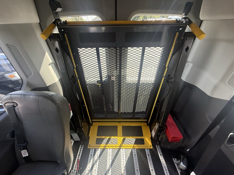 2020 Ford Transit 350 HD XL - Photo 39 - Lecanto, FL 34461