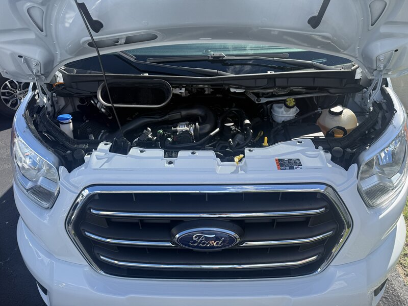 2020 Ford Transit 350 HD XL - Photo 11 - Lecanto, FL 34461