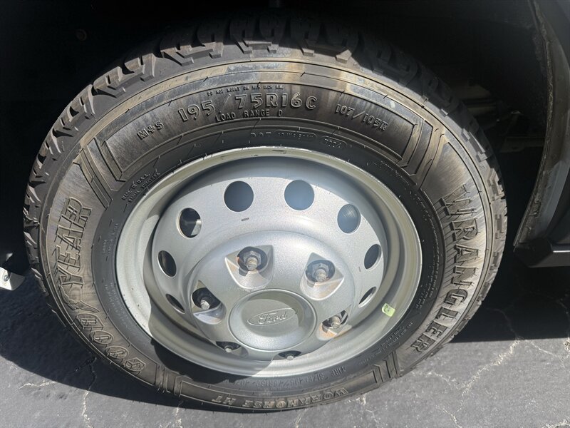 2020 Ford Transit 350 HD XL - Photo 4 - Lecanto, FL 34461