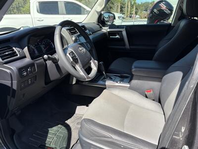 2019 Toyota 4Runner SR5   - Photo 6 - Lecanto, FL 34461