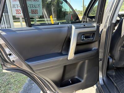2019 Toyota 4Runner SR5   - Photo 13 - Lecanto, FL 34461