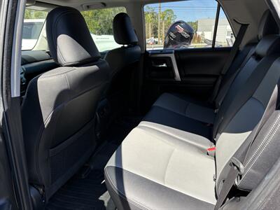 2019 Toyota 4Runner SR5   - Photo 20 - Lecanto, FL 34461