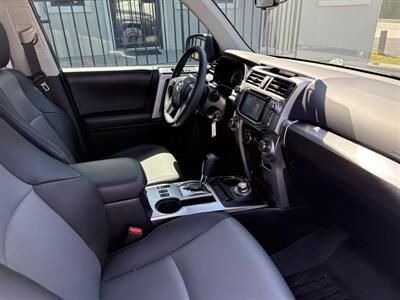 2019 Toyota 4Runner SR5   - Photo 10 - Lecanto, FL 34461