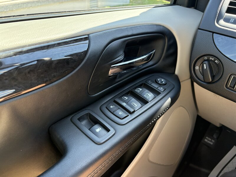 2019 Dodge Grand Caravan SE - Photo 18 - Lecanto, FL 34461