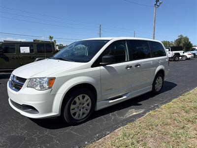 2019 Dodge Grand Caravan SE - Photo 4 - Lecanto, FL 34461