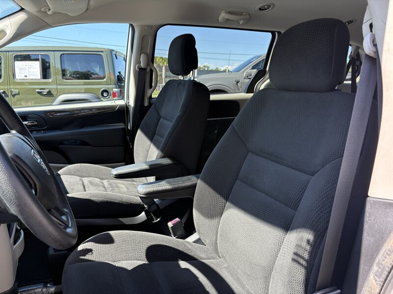 2019 Dodge Grand Caravan SE - Photo 11 - Lecanto, FL 34461