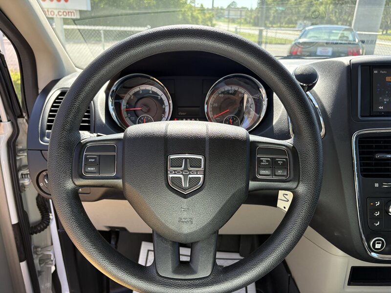 2019 Dodge Grand Caravan SE - Photo 12 - Lecanto, FL 34461