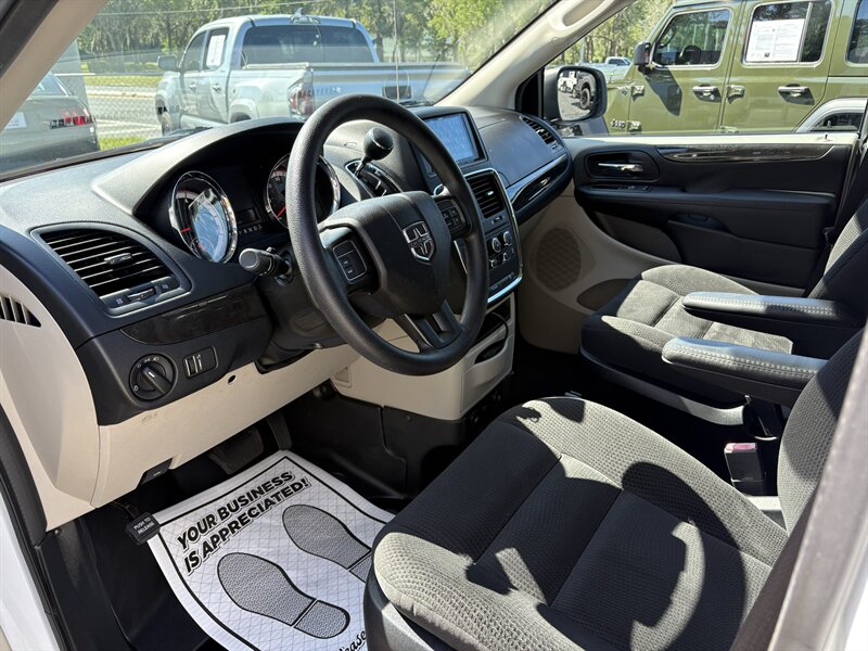 2019 Dodge Grand Caravan SE - Photo 10 - Lecanto, FL 34461