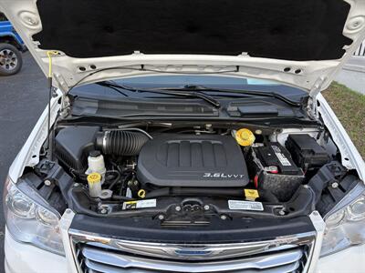 2014 Chrysler Town & Country Limited - Photo 35 - Lecanto, FL 34461