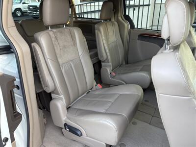 2014 Chrysler Town & Country Limited - Photo 22 - Lecanto, FL 34461