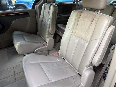 2014 Chrysler Town & Country Limited - Photo 27 - Lecanto, FL 34461