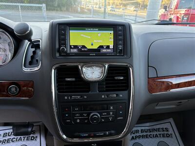2014 Chrysler Town & Country Limited - Photo 11 - Lecanto, FL 34461