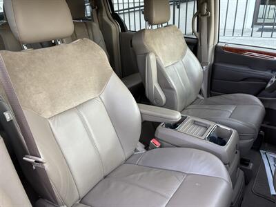 2014 Chrysler Town & Country Limited - Photo 20 - Lecanto, FL 34461