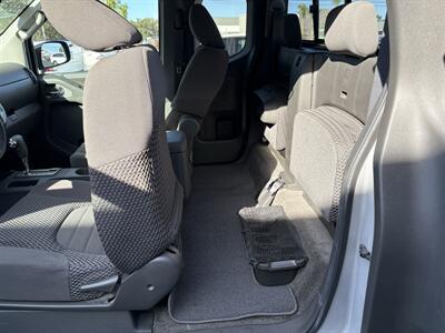 2012 Nissan Frontier SV V6   - Photo 18 - Lecanto, FL 34461