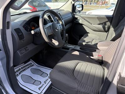 2012 Nissan Frontier SV V6   - Photo 8 - Lecanto, FL 34461