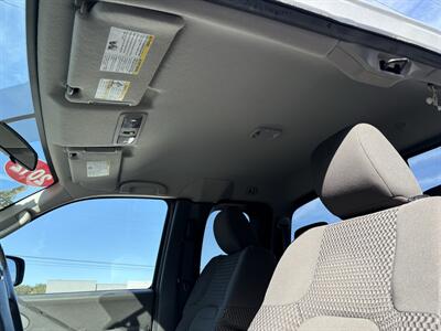 2012 Nissan Frontier SV V6   - Photo 19 - Lecanto, FL 34461