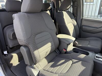 2012 Nissan Frontier SV V6   - Photo 21 - Lecanto, FL 34461