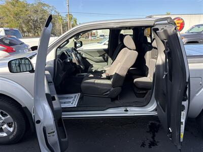 2012 Nissan Frontier SV V6   - Photo 16 - Lecanto, FL 34461