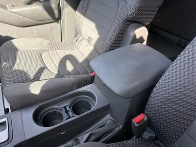 2012 Nissan Frontier SV V6   - Photo 15 - Lecanto, FL 34461