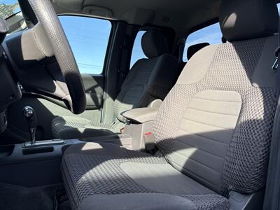 2012 Nissan Frontier SV V6   - Photo 11 - Lecanto, FL 34461