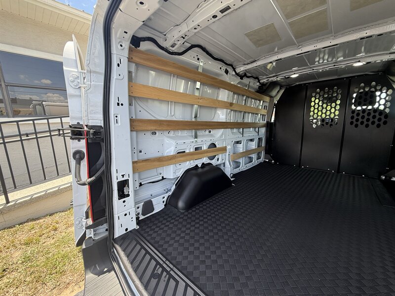 2025 Ford Transit 250 Low Roof - Photo 29 - Lecanto, FL 34461